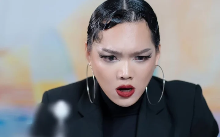 Phạm Thoại Hủy Livestream Lớn Giữa Lùm Xùm 16 Tỷ Đồng Tiền Từ Thiện