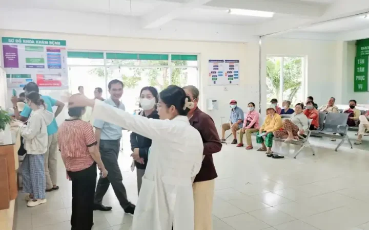 Các bệnh viện lớn phối hợp đưa dịch vụ y tế chất lượng cao đến các khu vực xa trung tâm