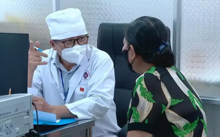 Người cận nghèo và người từ đủ 75 tuổi được hưởng 100% chi phí khám chữa bệnh BHYT