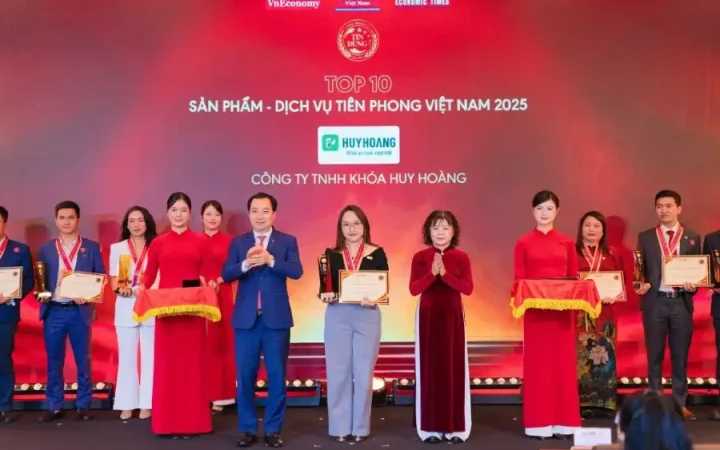 Khóa Huy Hoàng đạt Top 10 Sản phẩm – Dịch vụ tiên phong 2025