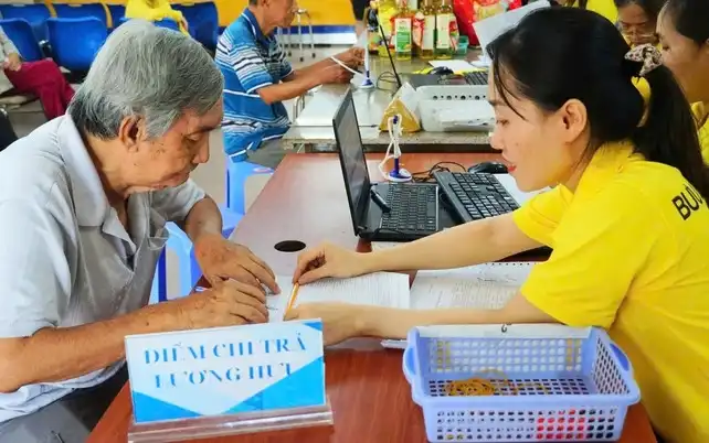 TP. Hồ Chí Minh: Bảo hiểm xã hội sẽ chi trả gộp 2 tháng lương hưu trước Tết