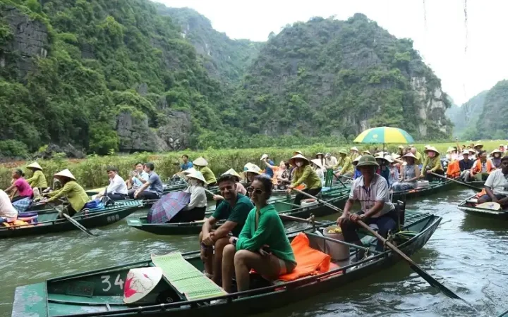 Du lịch Ninh Bình bứt tốc năm 2025, thu hơn 21.000 tỷ đồng
