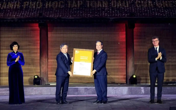 Hà Nội nhận danh hiệu “Thành phố học tập toàn cầu” của UNESCO
