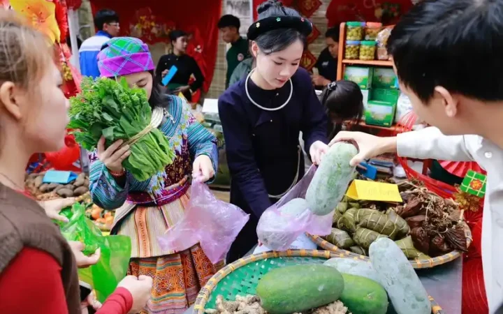 Bảo đảm nguồn cung thực phẩm và an toàn môi trường dịp tết Nguyên đán