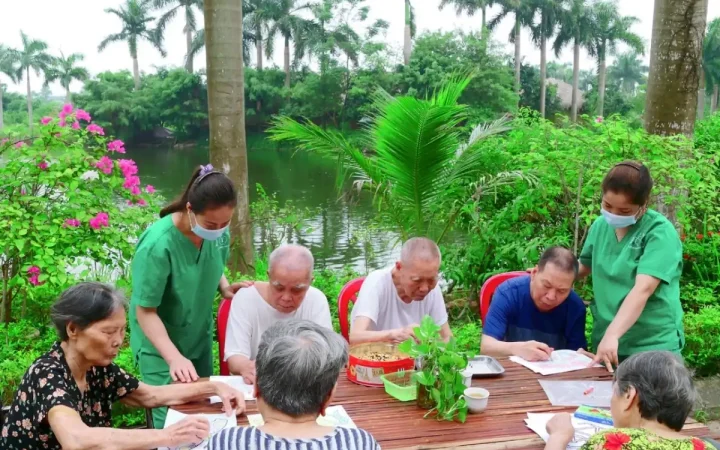 Kinh tế chăm sóc: “Mỏ vàng” mới cho tăng trưởng bền vững tại Việt Nam