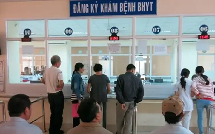 Hà Nội hướng dẫn đăng ký khám chữa bệnh bảo hiểm y tế ban đầu