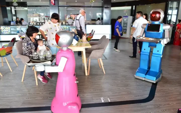 AI sẽ giúp hay “hại” ngành F&B trong năm 2026?