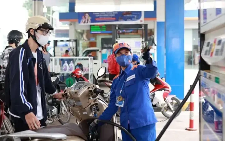 Hôm nay, giá xăng dầu đồng loạt giảm