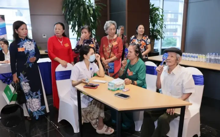 Người hưởng trợ cấp hưu trí được tăng mức hưởng bảo hiểm y tế lên 100%