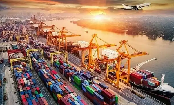Xuất nhập khẩu năm 2025 cán đích kỷ lục hơn 930 tỷ USD