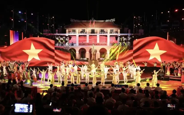 Bộ Chính trị thống nhất chọn 24/11 là ‘Ngày Văn hóa Việt Nam’