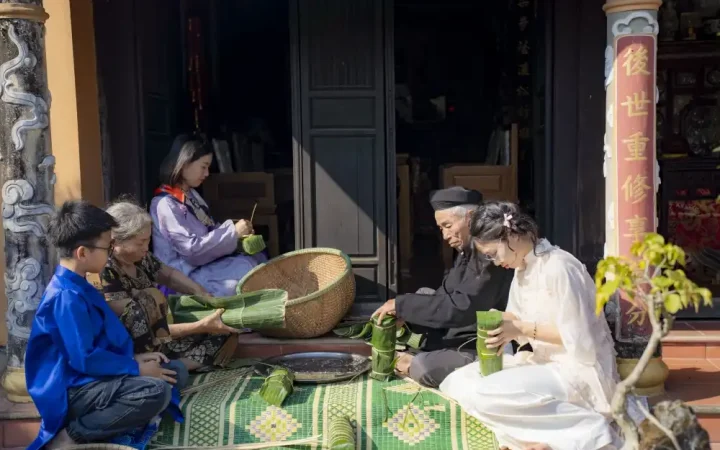 Giữ lửa nghề bánh tét, bánh chưng Dương Nỗ bên dòng Phổ Lợi