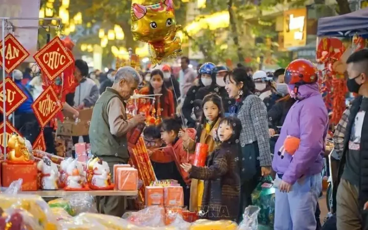 Khẩn trương hoàn thành thể chế hóa các nội dung trọng tâm, cốt lõi của Văn kiện Đại hội XIV