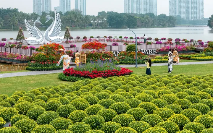 Ecopark tràn ngập sắc hoa tại các đại đô thị khắp 3 miền dịp Tết Bính Ngọ 2026