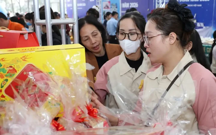 Công nhân Thủ đô được mua hàng giá ưu đãi tại “Chợ Tết Công đoàn” 2026