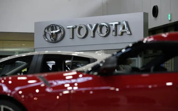 Bất chấp thuế quan, Toyota đạt doanh số kỷ lục trong năm 2025