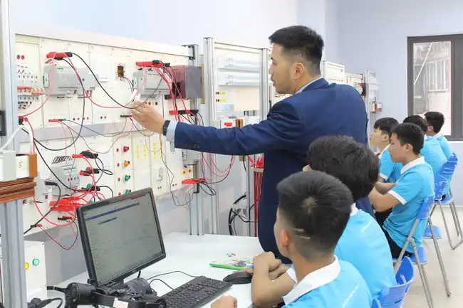 Bộ Giáo dục hướng dẫn sắp xếp, tổ chức lại các trường đại học, trường dạy nghề công lập