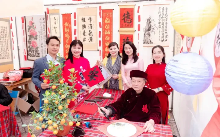 Lời chúc năm mới từ mái trường chứa đựng niềm tin đổi mới