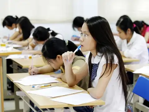 Hà Nội: Phụ huynh hồi hộp và lo lắng chờ đợi phương án tuyển sinh THPT mới