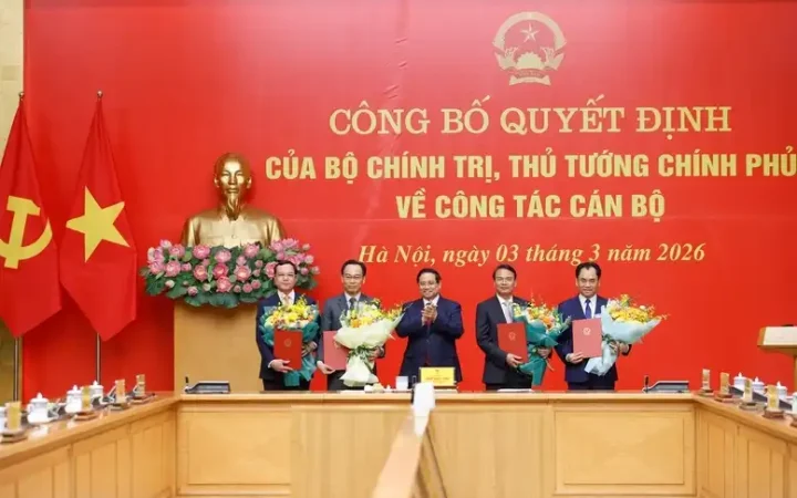 Thủ tướng trao quyết định chỉ định Phó Bí thư Đảng ủy Chính phủ và bổ nhiệm lãnh đạo 4 bộ, cơ quan ngang Bộ