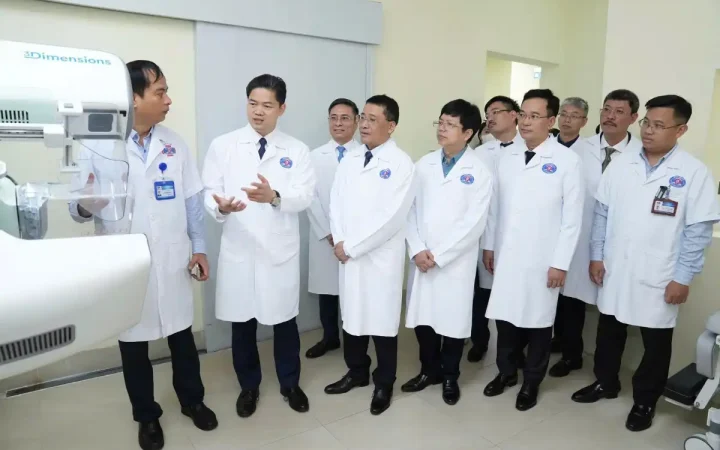 Bệnh viện K vận hành 2 máy xạ trị gia tốc phiên bản mới nhất
