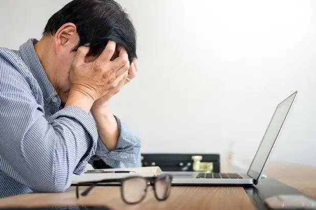 Giám sát nguy cơ rối loạn tâm thần với người chịu áp lực cao, kéo dài trong công việc