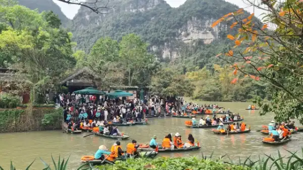 Ninh Bình: Tổng thu hoạt động du lịch trong 2 tháng đầu năm 2026 ước đạt gần 5.837 tỷ đồng