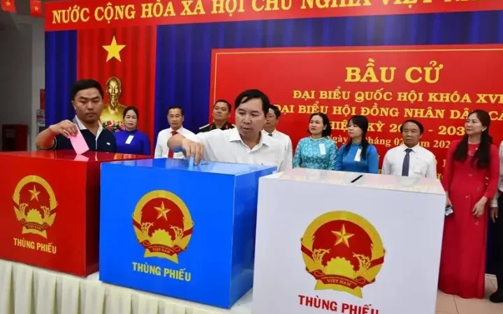 Việc kiểm đếm số phiếu bầu cho từng người ứng cử được Tổ bầu cử thực hiện như thế nào?