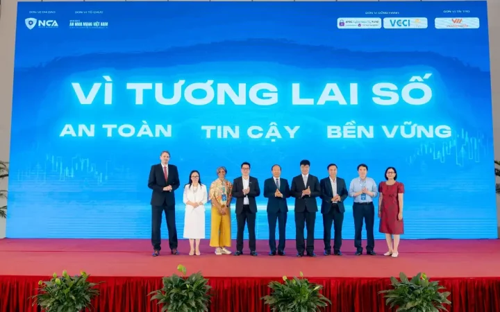 Đảm bảo an ninh mạng, chuyển đổi số an toàn cho doanh nghiệp vừa và nhỏ