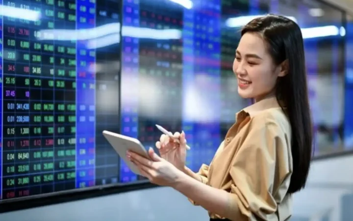VN-Index vượt 1800 điểm, tự doanh và cá nhân mua ròng mạnh