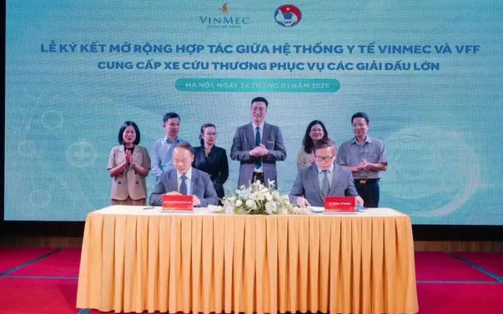 Vinmec cung cấp dịch vụ cứu thương chất lượng cao cho các trận đấu của đội tuyển bóng đá quốc gia
