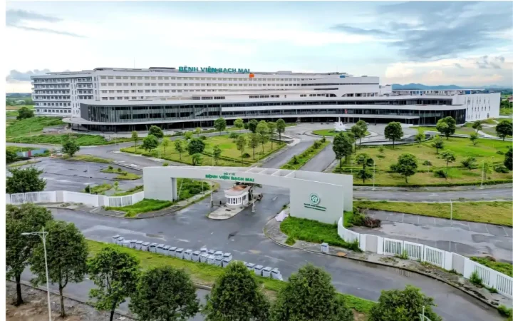 Đề xuất hỗ trợ tiền xe, thuê nhà cho y, bác sĩ Bệnh viện Bạch Mai, Việt Đức về cơ sở 2 làm việc