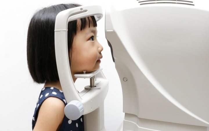 Bảo vệ thị lực cho trẻ em trong kỳ nghỉ hè