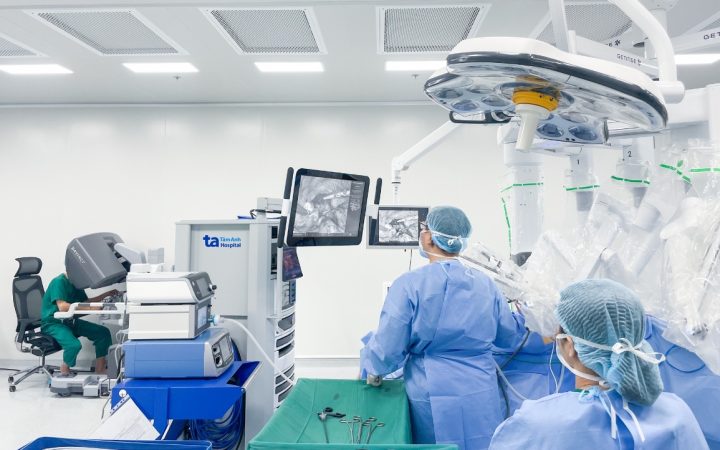Bệnh viện Việt tăng tốc làm chủ phẫu thuật robot điều trị ung thư