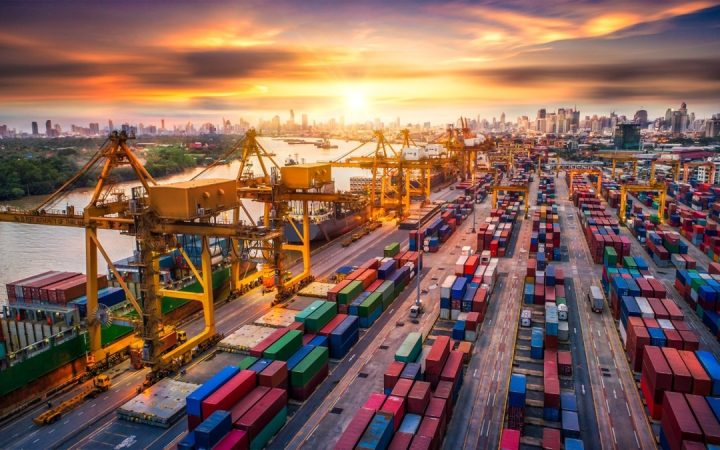Nhập siêu tăng nhanh, áp sát 17 tỷ USD sau gần nửa đầu năm 2026