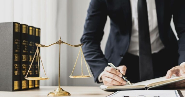 Từ vụ án trường THCS Ba Đình, bàn về trách nhiệm giải trình khi ban hành văn bản trái pháp luật